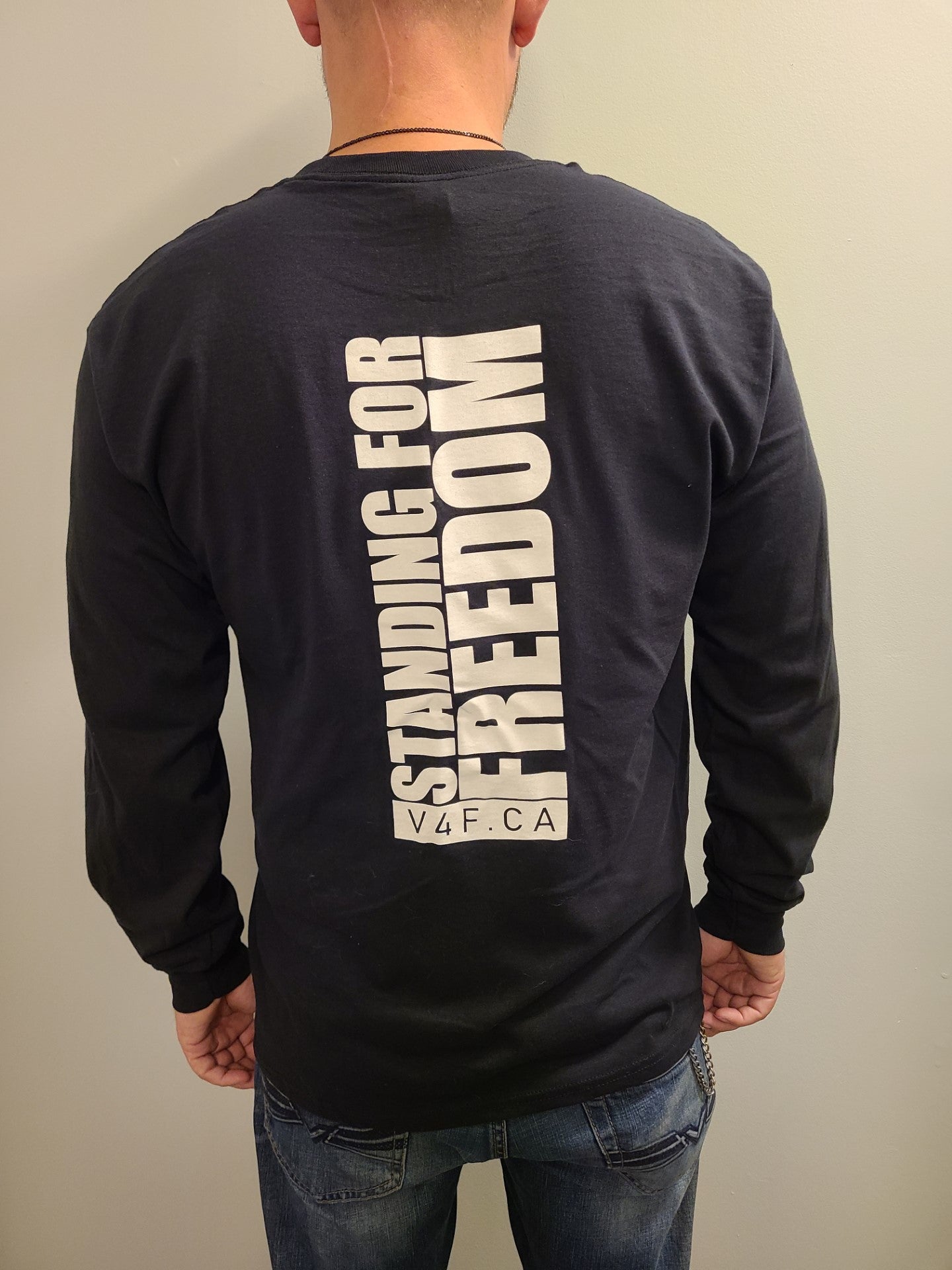 V4F Long-Sleeve Shirt "Standing for Freedom" (fundraising)